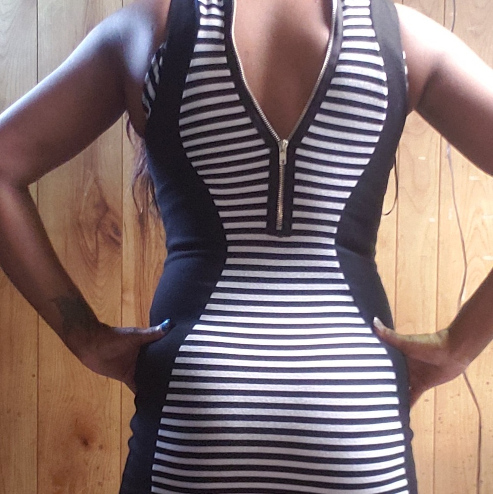 Dress - Picture 5 of 5